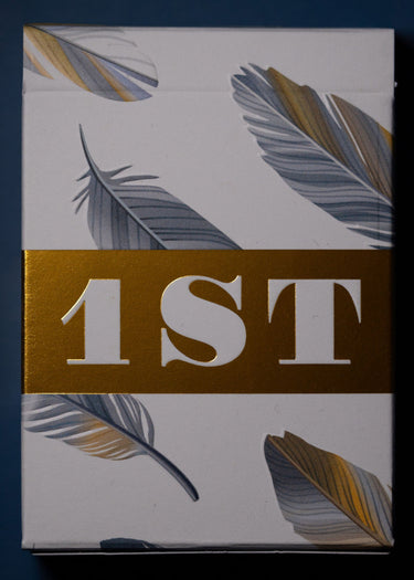 1st playing cards Chris Ramsay
Perfect for avid cardists, magicians and collectors alike, the Feather Deck is a must-have addition to your card collection.
Made by USPCC
Limited run of 2500 decks
Gold MetalLuxe Foil prints
Mnemonica stack
Includes an additional 4 of spades and a blank card