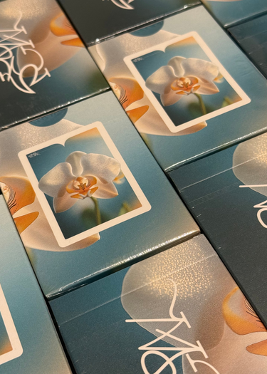delaergrip seal orchid playing cards