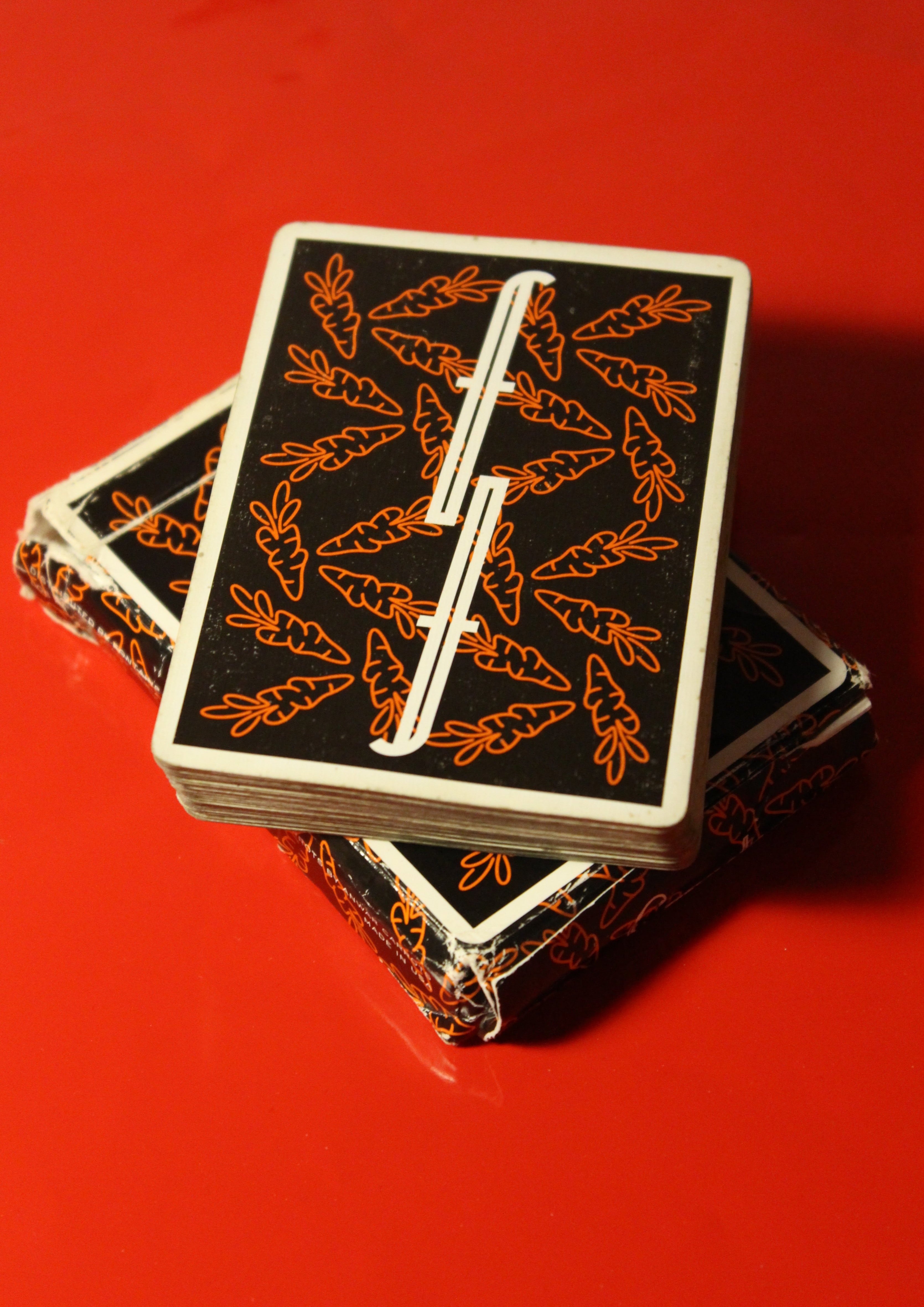 FONTAINE CARROTS V2 playing cards- Paperdecks